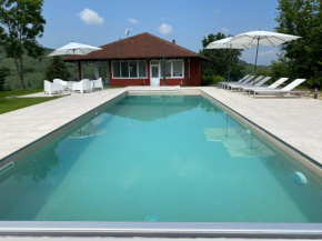 Pool Villa with view on the Langhe hills